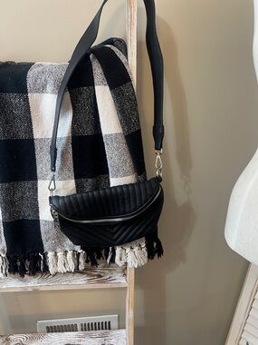 Steve Madden cross body belt bag.